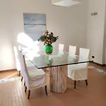 Casa Costabella 홈스테이 *